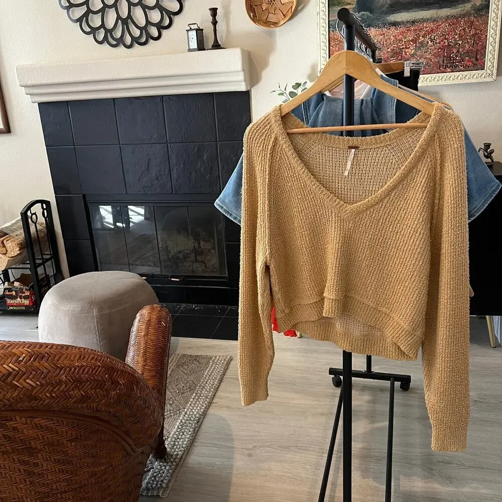 Free People Sweater Womens Size XS Camel Brown V Neck Knit Cropped Pullover - Picture 16 of 16